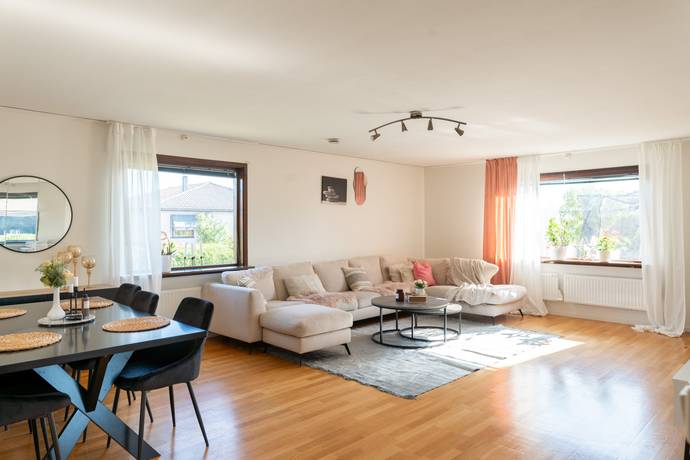 5 rum Villa på Usterstavägen 42 Näs Hallstahammars kommun - bild 3