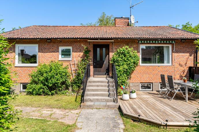 5 rum villa på FÄLTSTIGEN 8 Rimbo, Norrtälje kommun - bild 1