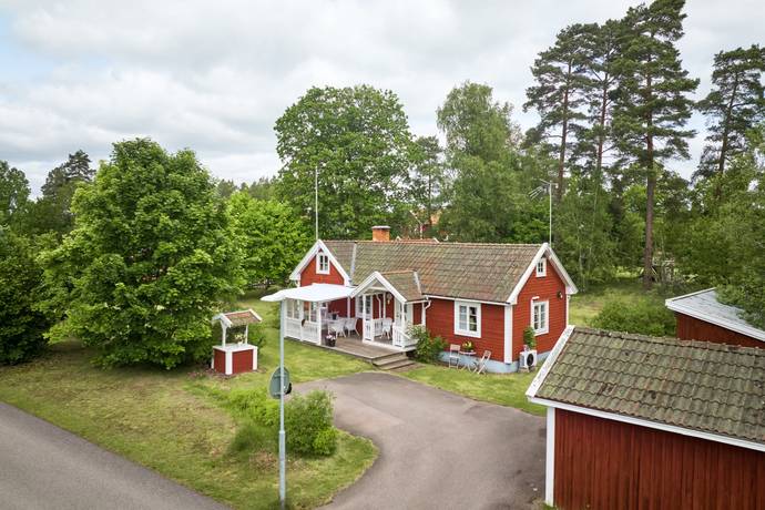 3 rum villa på Pukebergarnas väg 2 Pukeberg, Nybro kommun - bild 1