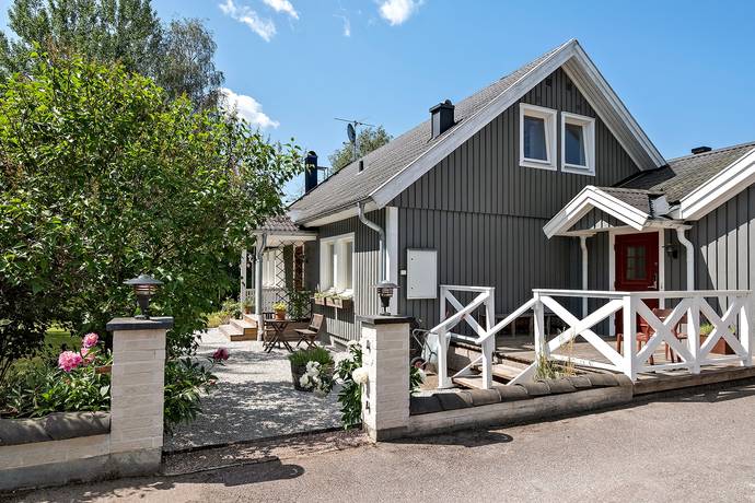 6 rum villa på Husarvägen 11 Skälsätra, Tyresö kommun - bild 2