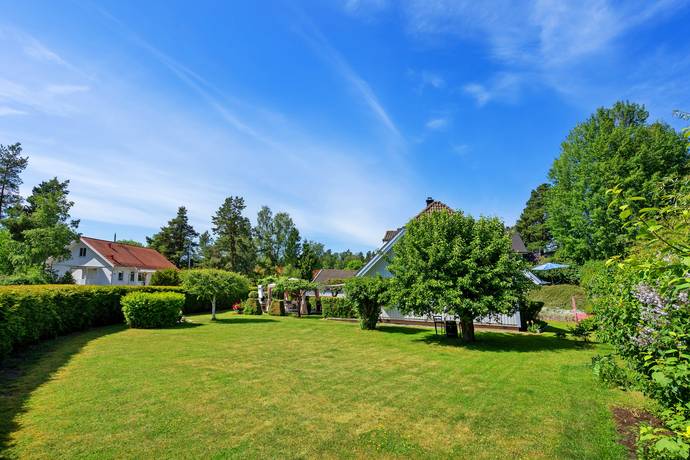 6 rum villa på Öringevägen 123 Tyresö, Tyresö kommun - bild 2