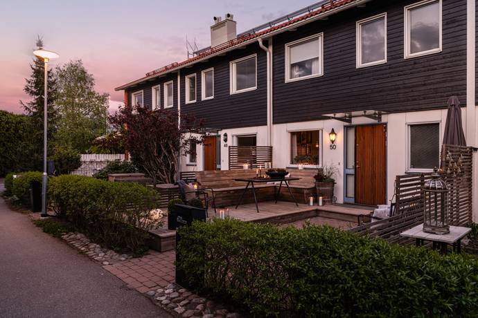 4 rum radhus på Frejavägen 50 Töjnan, Sollentuna kommun - bild 1