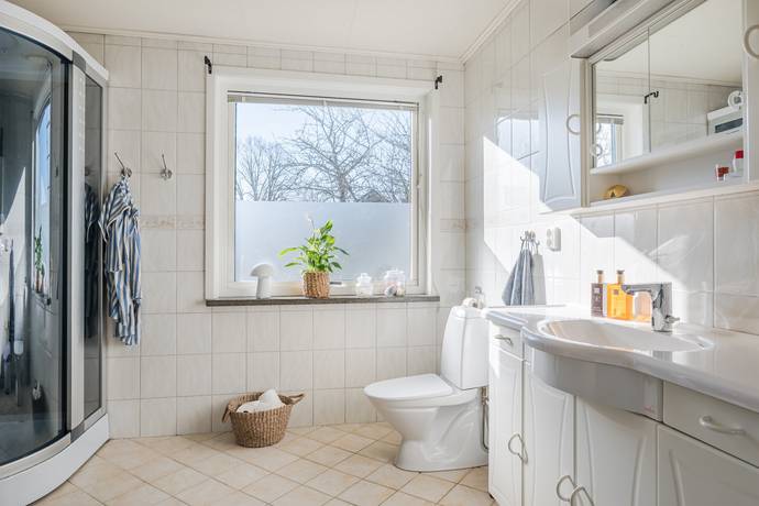 8 rum Villa på Lyckhemsgatan 1 Fredriksberg Vänersborgs kommun - bild 11
