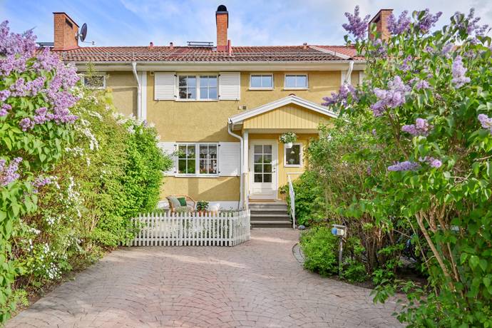 7 rum radhus på Stora Brännbovägen 46 Brännbo, Sigtuna kommun - bild 1