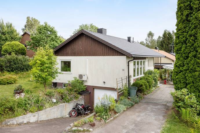 5 rum villa på Masmästarvägen 12 Masbo, Skinnskattebergs kommun - bild 1