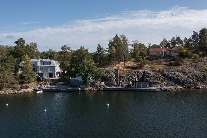 villa på Långstrandsuddsvägen 23 & 25 Värmdö, Värmdö kommun - bild 1
