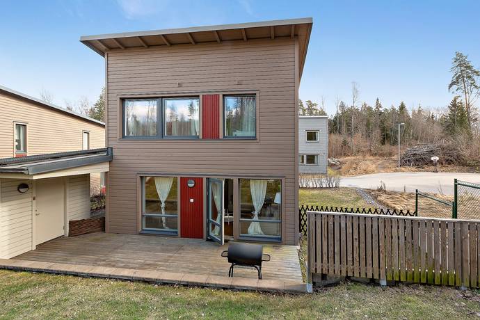 5 rum villa på Skvaltagatan 20 Fresta, Upplands Väsby kommun - bild 1