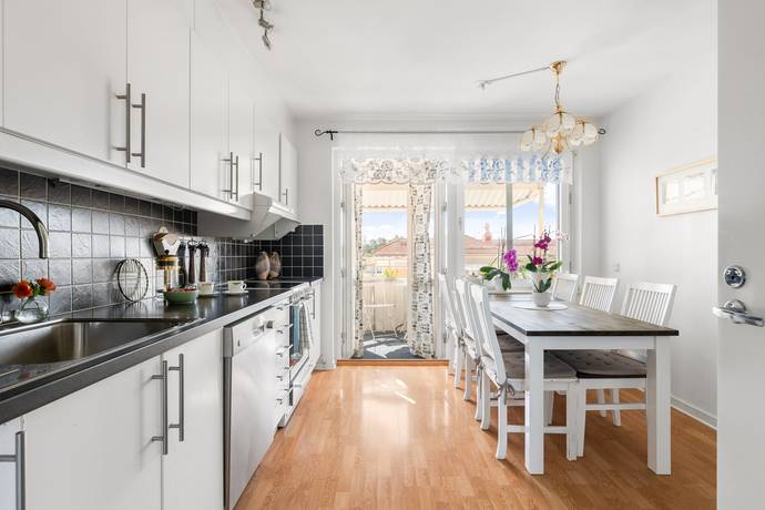 3 rum lägenhet på Lavettvägen 41 Rissne, Sundbybergs kommun - bild 1