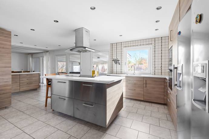 13 rum villa på Granebergsvägen 10 Bålsta, Håbo kommun - bild 3
