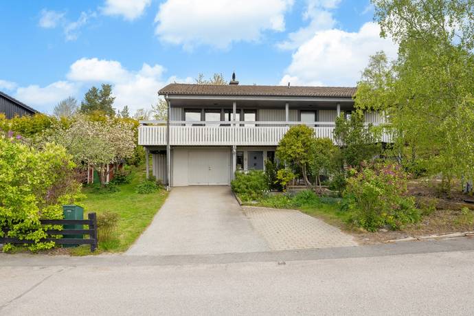 6 rum villa på Matteus väg 6 Bålsta Prästberget, Håbo kommun - bild 1