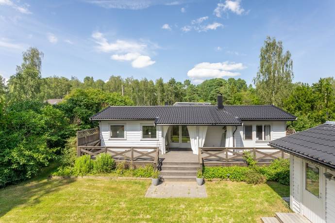 4 rum villa på Kärrsångarvägen 8 Skokloster Söderskogen, Håbo kommun - bild 1