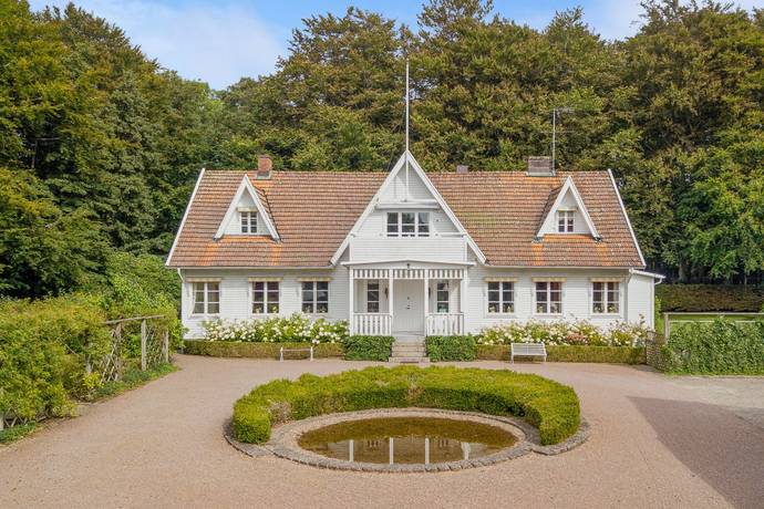 9 rum villa på Häradsvägen 37 Västra Karup, Båstads kommun - bild 1