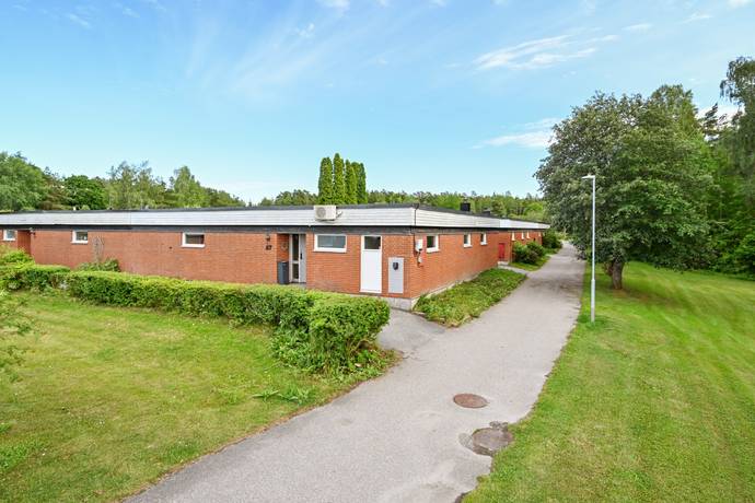 4,5 rum kedjehus på Anevägen 27 Odenslunda, Upplands Väsby kommun - bild 1