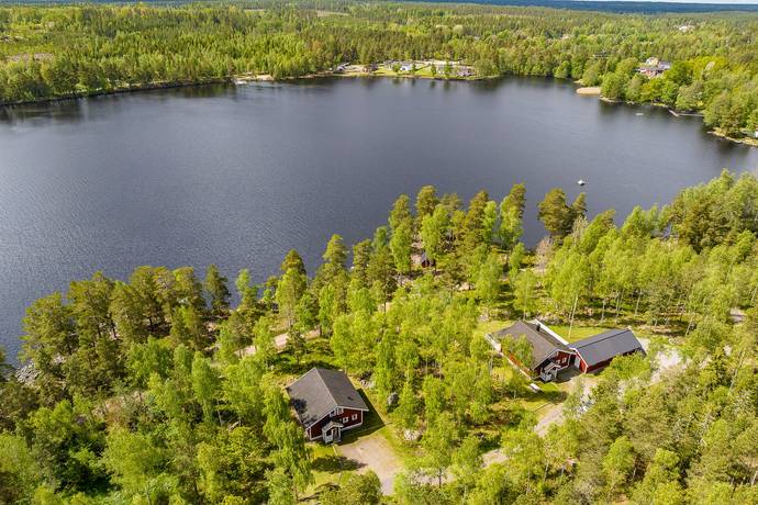 11 rum villa på Fröseke Gamla Järnvägen 3 & 4 Fröseke, Uppvidinge kommun - bild 1