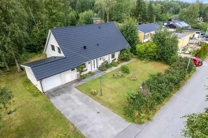 7 rum villa på Terrängvägen 42 Västra Jakobsberg, Järfälla kommun - bild 2