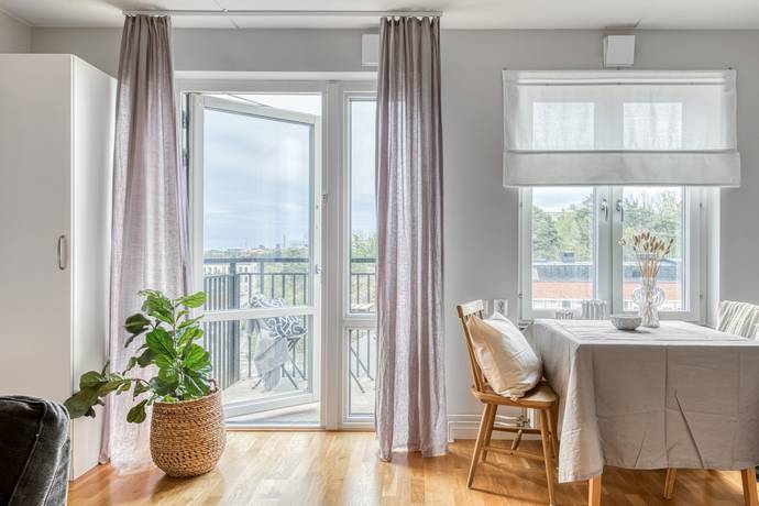 2 rum lägenhet på Diktarvägen 13 Huvudsta - Ingenting, Solna kommun - bild 2
