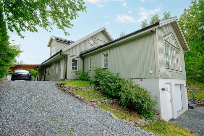 7 rum villa på Sadelvägen 5A Tureberg, Sollentuna kommun - bild 2