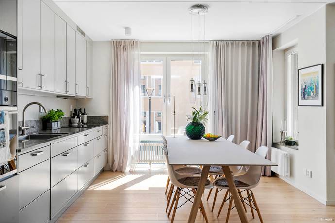 3 rum lägenhet på Dora Lamms Gata 12 Näsby park - Sjösidan, Täby kommun - bild 1