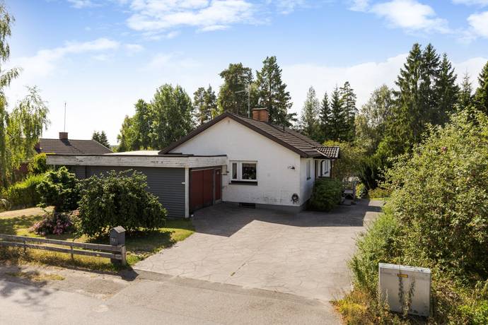 Skogsvägen 17, Valla, Katrineholms kommun