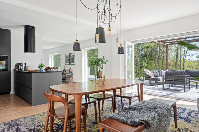 7 rum villa på Sommarsolsvägen 28 Vistaberg - Huddinge, Huddinge kommun - bild 2