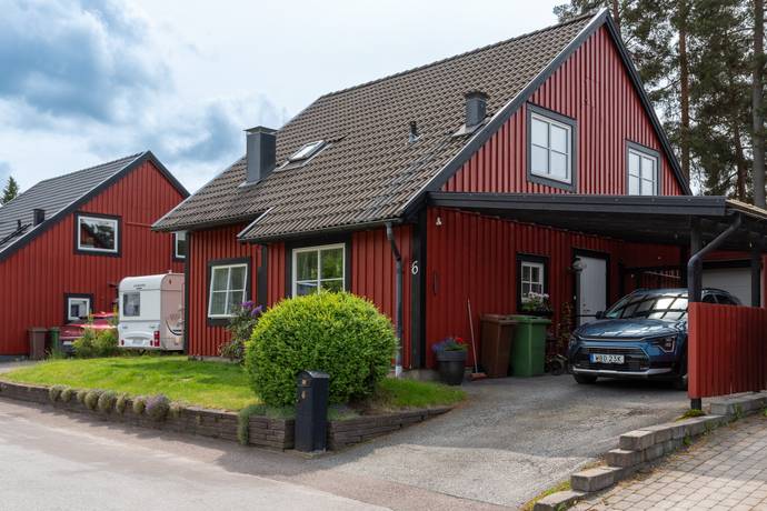7 rum villa på Iduns väg 6 Irsta, Västerås kommun - bild 1