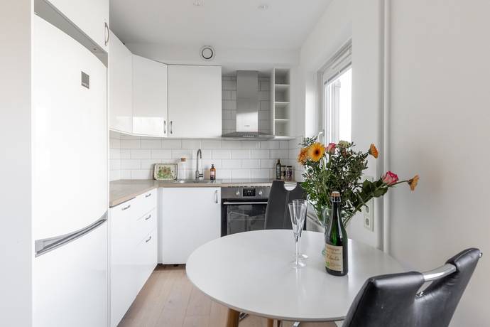1 rum lägenhet på Turingevägen 42, 1/2 trappa Örby, Stockholms kommun - bild 1