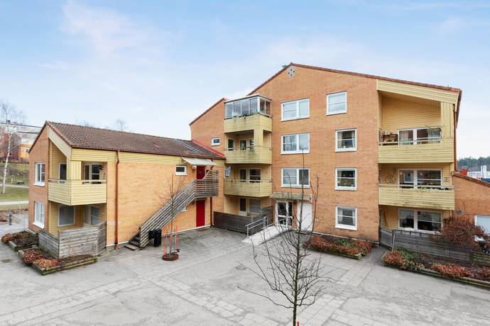 3 rum lägenhet på Bergaparksvägen 18 Åkersberga, Österåkers kommun - bild 1
