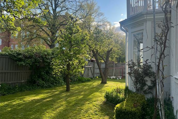 8 rum villa på Villa Stenlid / Stora Trädgårdsgatan 8A Marieborg, Västerviks kommun - bild 3