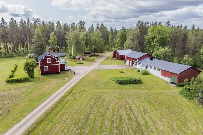 4 rum gård/skog på Västra Lomträsk 49 Överkalix, Överkalix kommun - bild 1