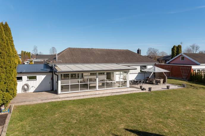 6 rum villa på Bysågsgatan 10 Norra Vallby, Västerås kommun - bild 2
