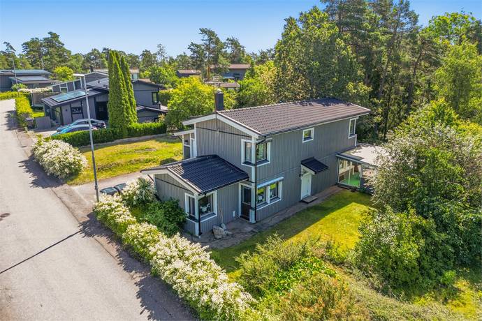 5 rum villa på Bibacken 83 Länna, Uppsala kommun - bild 1