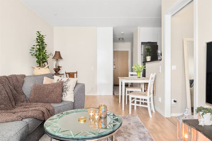 2 rum lägenhet på Råcksta Gårdsväg 28 Vällingby - Råcksta Trädgårdsstad, Stockholms kommun - bild 3