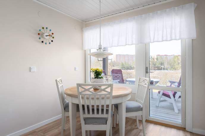 4 rum radhus på Stora Hundens gata 556 Brandbergen, Haninge kommun - bild 5