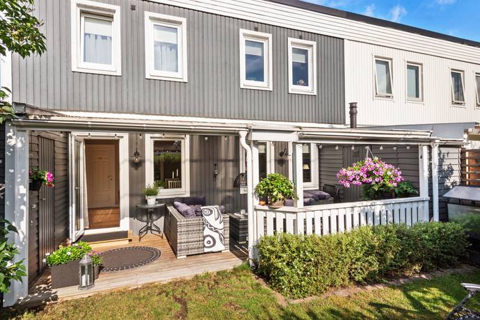 4 rum radhus på Albert Målares väg 12A Täby Kyrkby, Täby kommun - bild 1