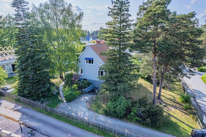 7 rum villa på Bergsbrunna villaväg 40B Bergsbrunna, Uppsala kommun - bild 2