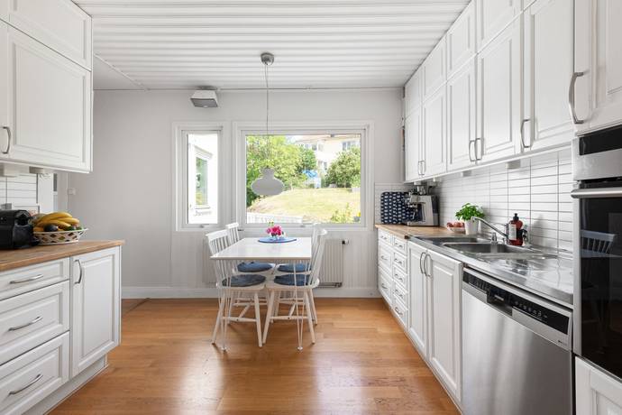 5 rum Villa på Hjortronvägen 8 Eneby Stockholms kommun - bild 17