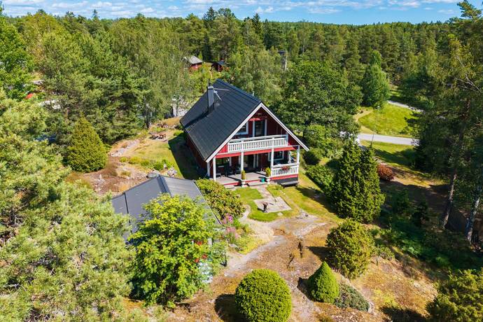 4 rum villa på Idsättratorpsvägen 1 Skärgårdsstad, Österåkers kommun - bild 1