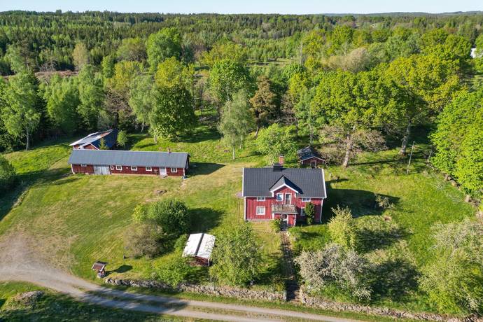 Gård med jordbruk på Dannäs Jonsbo 4 Dannäs ca 4 km från sjön Bolmen Värnamo kommun - bild 2