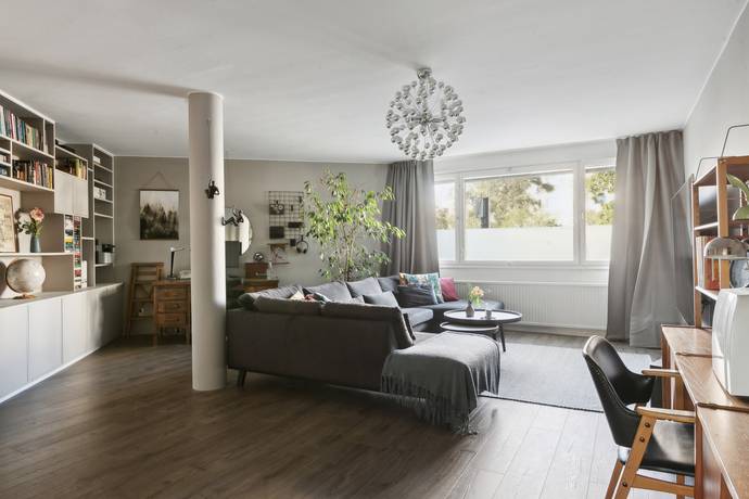 5 rum lägenhet på Molkomsbacken 25 Farsta - Centrum, Stockholms kommun - bild 4