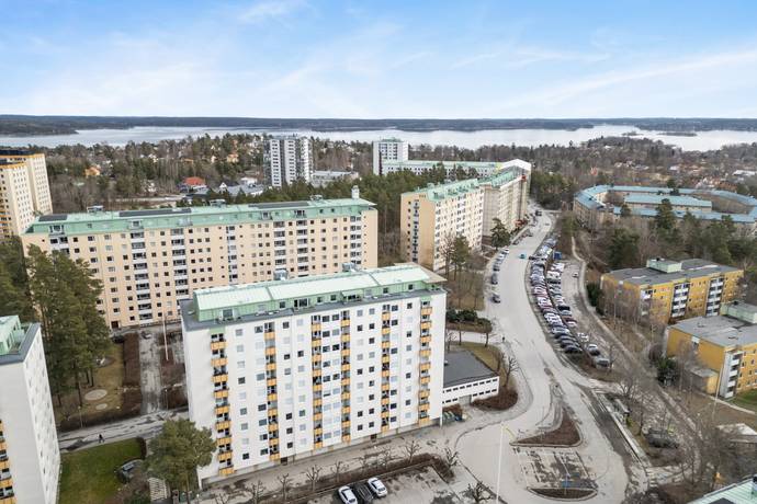 5 rum lägenhet på Eskadervägen 38, 8tr Näsbypark, Täby kommun - bild 2