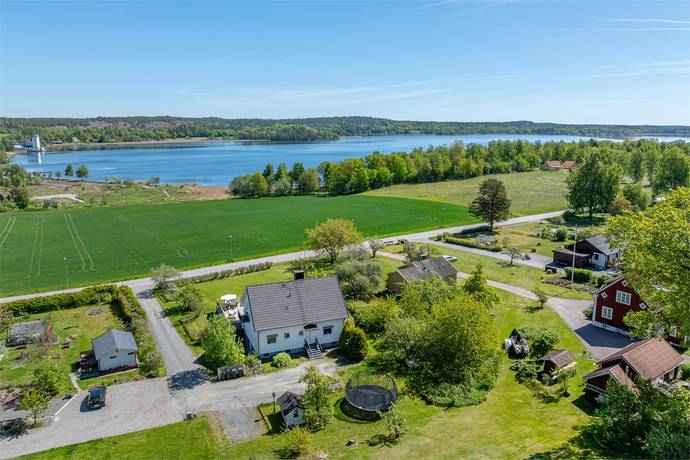 6 rum villa på Tinderedsvägen 10 Helgenäs, Västerviks kommun - bild 2