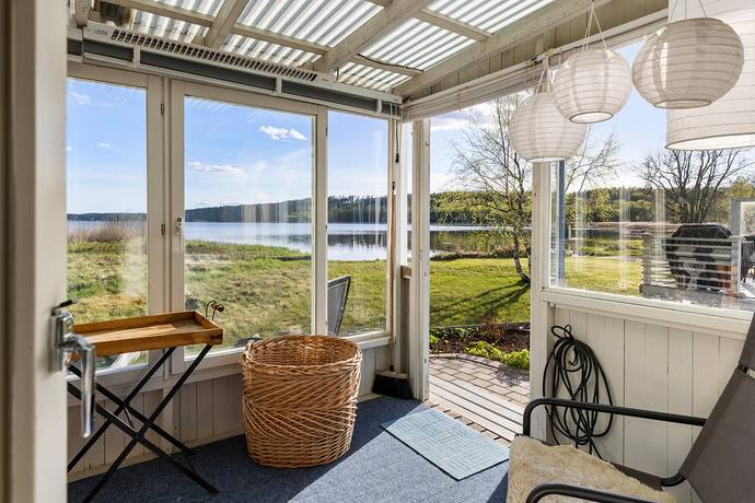 2 rum fritidshus på Södra Hyn Stuga nr 1 - Illbergs Sommarstugeområde Kil, Kils kommun - bild 1