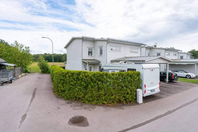 5 rum radhus på Lillängsvägen 11A Gäddeholm, Västerås kommun - bild 1
