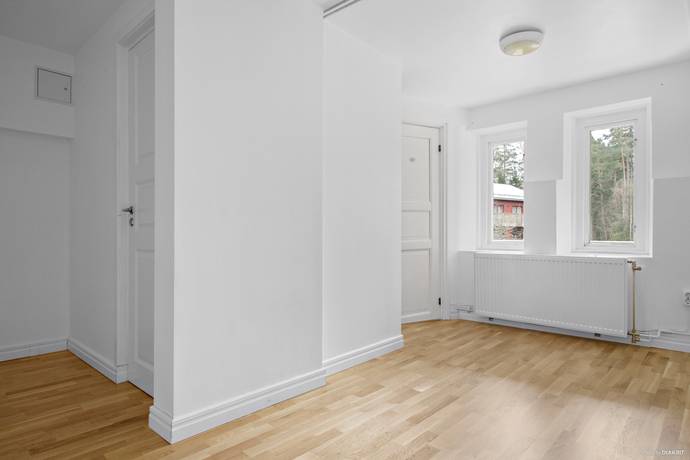 3 rum lägenhet på Himmelsbodavägen 36A Tumba, Botkyrka kommun - bild 2