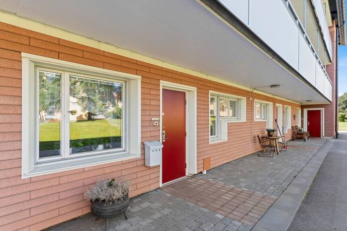 3 rum lägenhet på Östanåsgatan 17 Östanås, Köpings kommun - bild 2