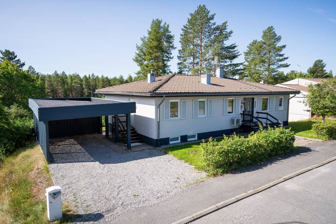 8 rum villa på Svangatan 2F Skelleftehamn, Skellefteå kommun - bild 1