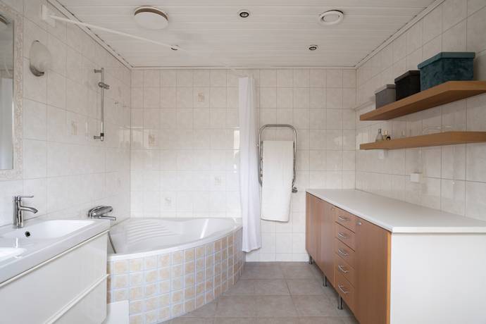 9 rum Villa på Semestervägen 4 Träkvista Ekerö kommun - bild 25