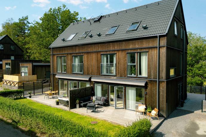 5 rum parhus på Fjätursvägen 43 Väsjön, Sollentuna kommun - bild 1