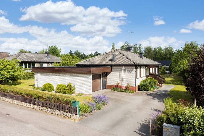 4 rum villa på Nybrogatan 19 Södra Emmaboda, Emmaboda kommun - bild 1