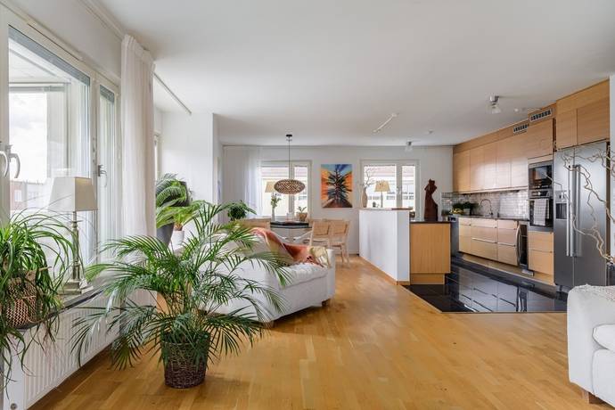 5 rum lägenhet på Röda vägen 32 Hagalund, Borlänge kommun - bild 2